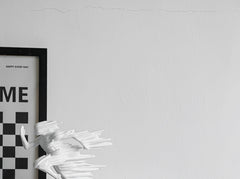 Resin Figurine Sculpture – Elegant Entryway & Shelf Decor
