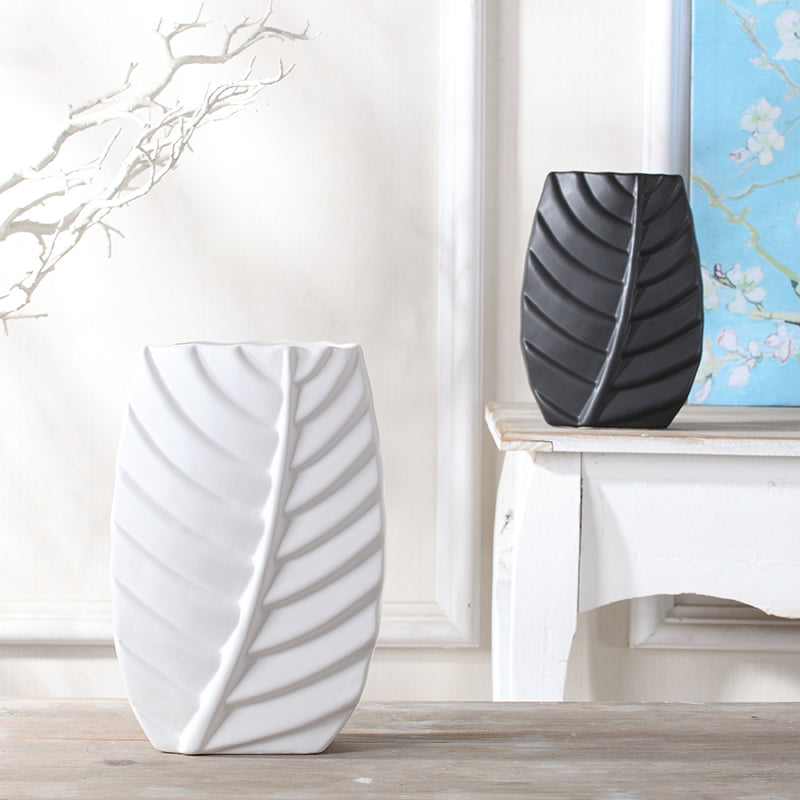 Nordic Leaf Ceramic Vase – Modern Luxury TV Cabinet & Table Decor