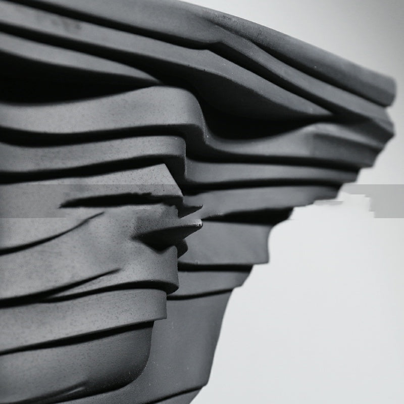 Luxury Black Abstract Figure Sculpture – Contemporary Art Decor