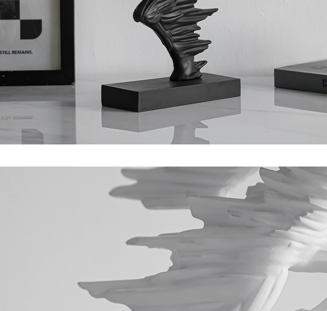 Resin Figurine Sculpture – Elegant Entryway & Shelf Decor
